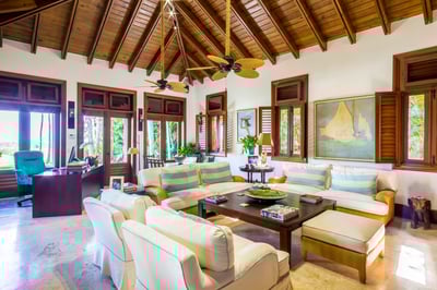 Luxury Villa Photo #18
