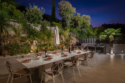 Luxury Villa Photo #40