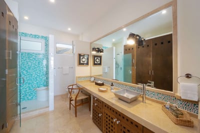 Luxury Villa Photo #40