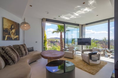 Luxury Villa Photo #17