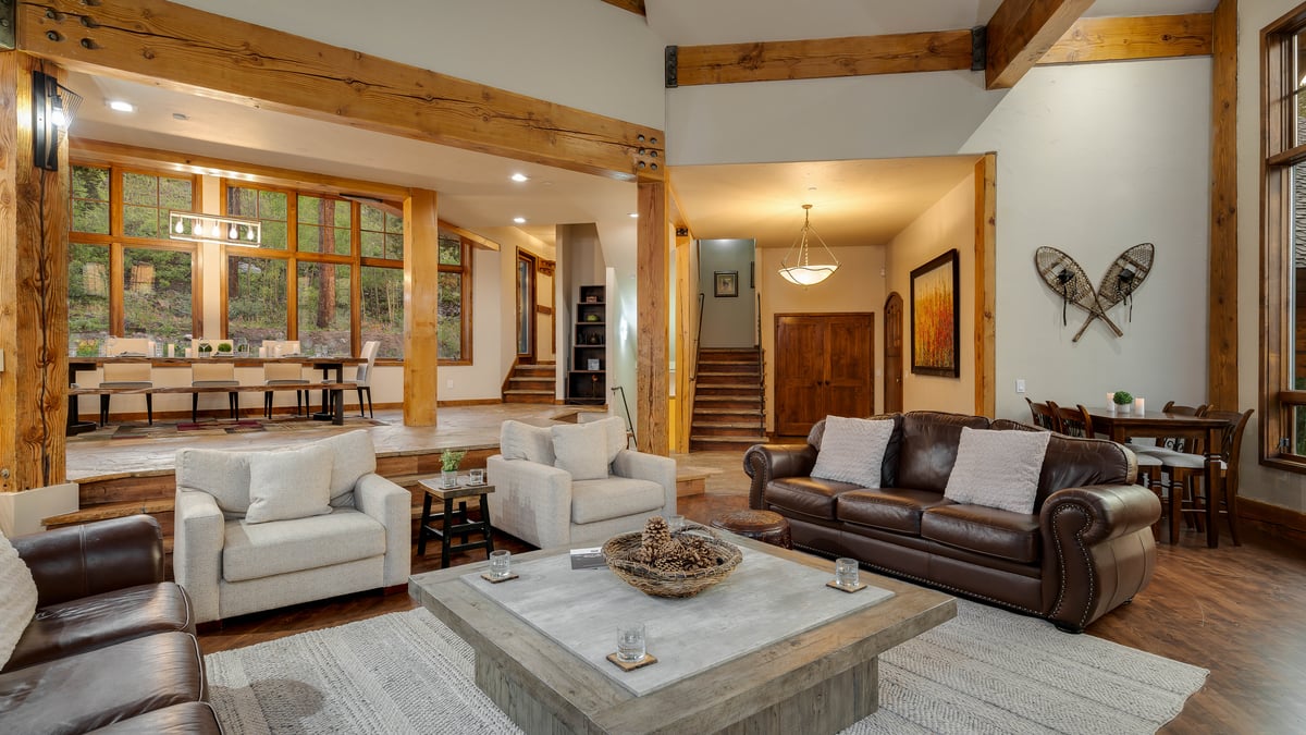 Majestic Mountain Lodge