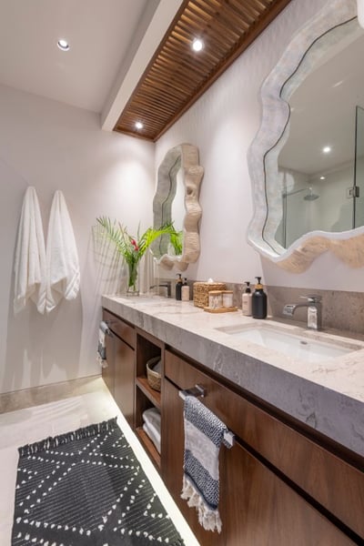 Luxury Villa Photo #20