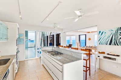 Luxury Villa Photo #16