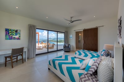 Luxury Villa Photo #45