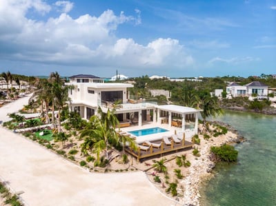 Luxury Villa Photo #6