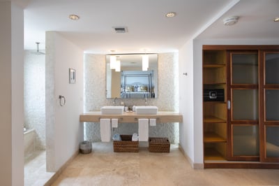 Luxury Villa Photo #23