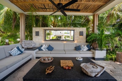 Luxury Villa Photo #15