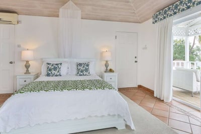 Luxury Villa Photo #22