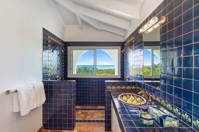 Luxury Villa Photo #43