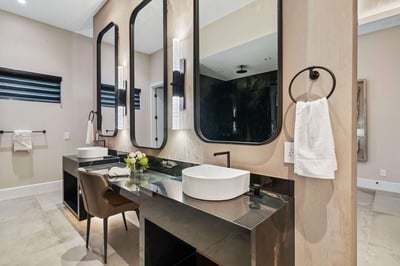 Luxury Villa Photo #39
