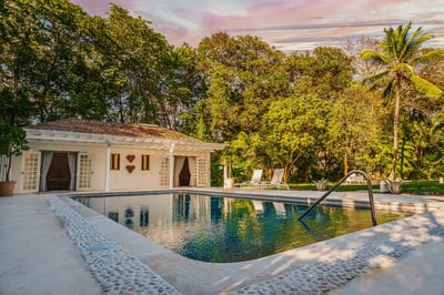 Luxury Villa Photo #3