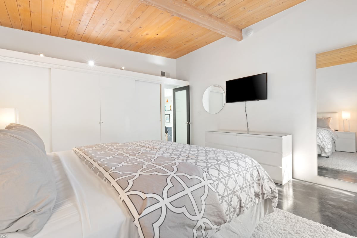 Vista Las Palmas Midcentury