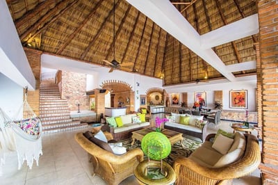 Luxury Villa Photo #12