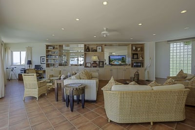 Luxury Villa Photo #12