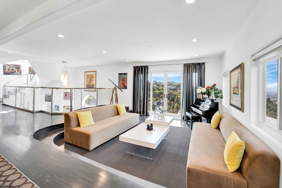 The Artist’s Summit