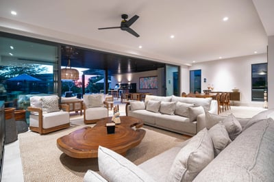 Luxury Villa Photo #16