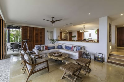 Luxury Villa Photo #27