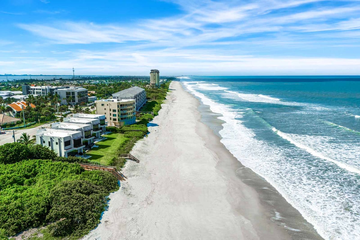 Peg Leg at Harbor Island Beach Club