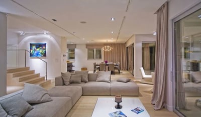 Luxury Villa Photo #15
