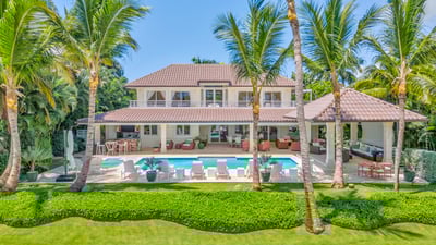 Luxury Villa Photo #2