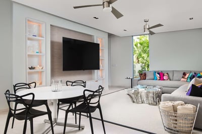 Luxury Villa Photo #13
