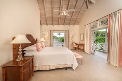 Luxury Villa Photo #15