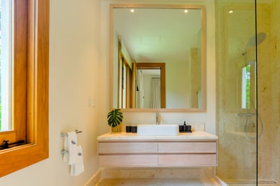 Luxury Villa Photo #40