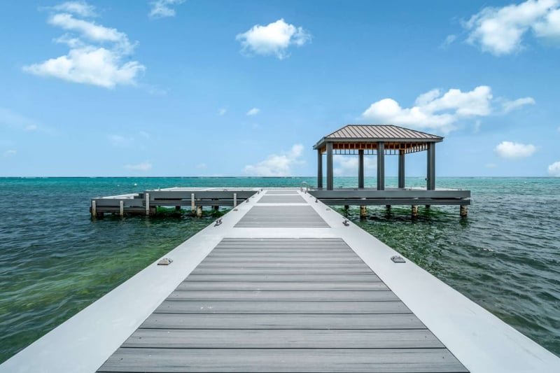 Club Suites at Rum Point 3 BDM Pool Suite