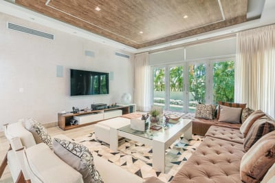 Luxury Villa Photo #25