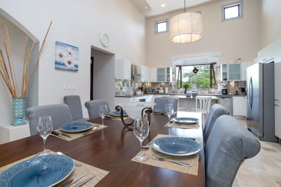 Luxury Villa Photo #15