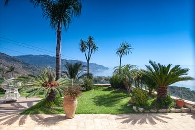 Luxury Villa Photo #14