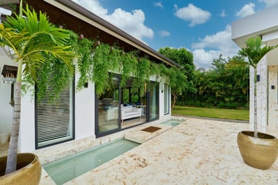 Luxury Villa Photo #38