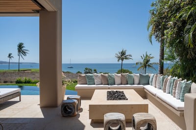 Luxury Villa Photo #16