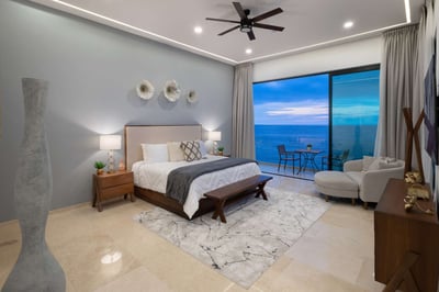 Luxury Villa Photo #33