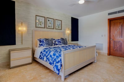 Luxury Villa Photo #21