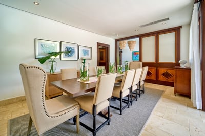 Luxury Villa Photo #30