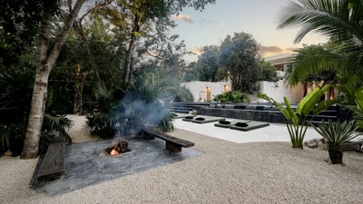 Luxury Villa Photo #26