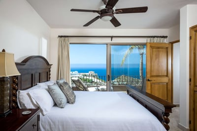 Luxury Villa Photo #35