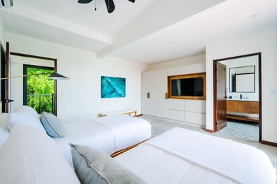 Luxury Villa Photo #45
