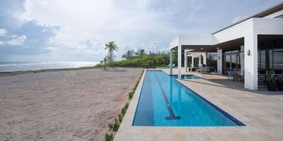 Luxury Villa Photo #3