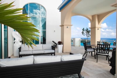 Luxury Villa Photo #6