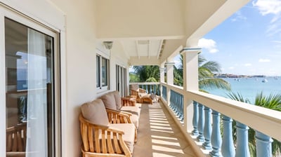 Luxury Villa Photo #4