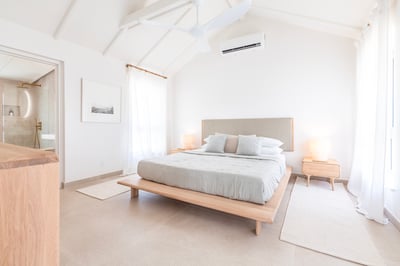 Luxury Villa Photo #38