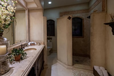 Luxury Villa Photo #26