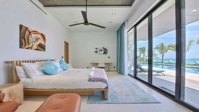 Luxury Villa Photo #29