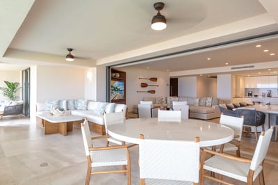 Luxury Villa Photo #9