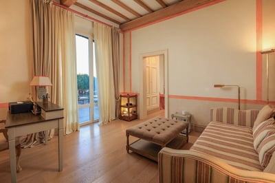 Luxury Villa Photo #35