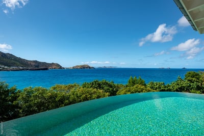 Luxury Villa Photo #3