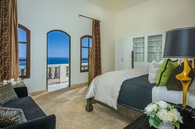 Luxury Villa Photo #30