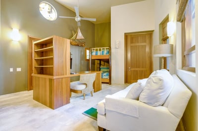 Luxury Villa Photo #18